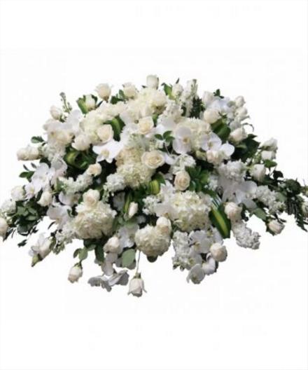 Photo of flowers: LOVING WHITE CASKET SPRAY
