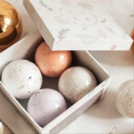 Photo of flowers: Bath Bomb Gift Set